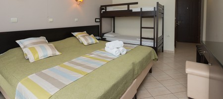 Family Room with Bunk Bed Side Sea View | 27m2