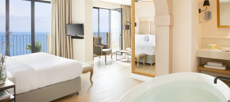 Deluxe Suite Whirlpool Sea View