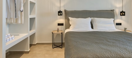 King-size Bed Suite with Sea View (2 persons)