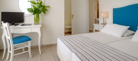 One Bedroom Apartment Inland View
