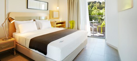 Deluxe Room with Side Sea View
