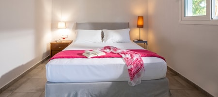 1 Bedroom Bungalow with Private Garden