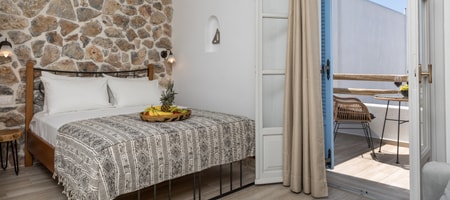 Deluxe Suite Partial Sea View