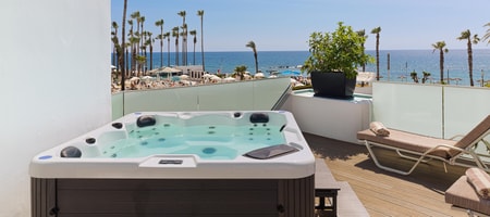 Bungalow with Outdoor Hot tub