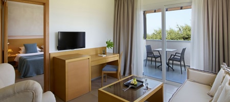 Superior Family Room Inland View