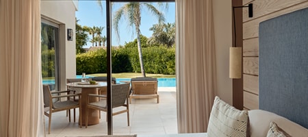 One Bedroom Suite Swim up Pool view (Bungalow Area)