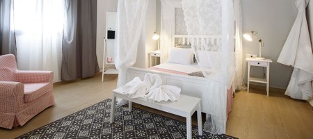 Honeymoon Suite for up to 4