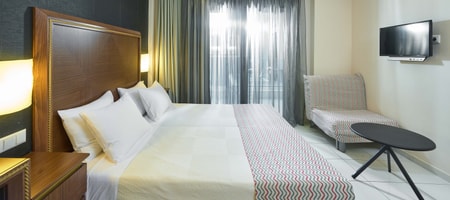 SINGLE ROOM
