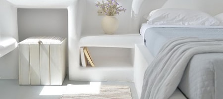 Semi-basement apartment with garden view