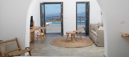 Senior Suite with Private Pool & Caldera View - Melina