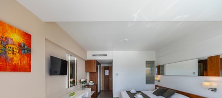 Superior Room with Sea/ Pool View