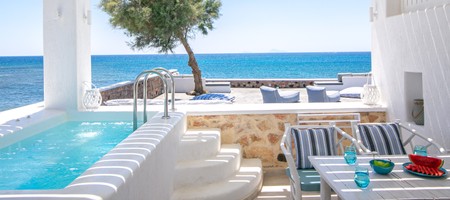 Luxury two bedroom suite with private hot tub and beach front