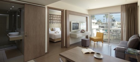 One-bedroom Suite with Pool view