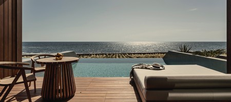 Relax Pool Suite Sea Front