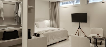 Basement Level Junior Suite with Window
