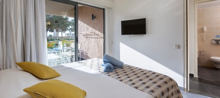 One Bedroom Family Room Side Sea View
