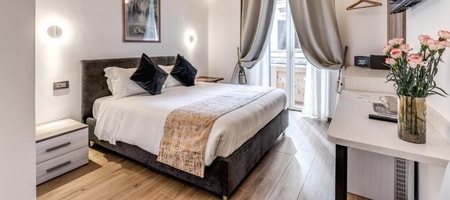 Deluxe Double Room with Balcony - Rose Inn Guest House