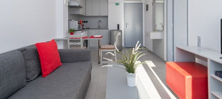 One-Bedroom Apartment with Twin Beds