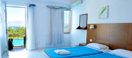 Family Apartment with Sea View