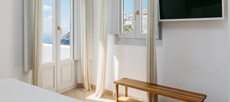 Junior Suite with Caldera View