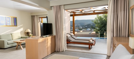 Suite with Side Sea View & Private Pool