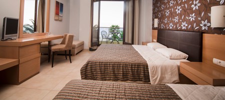 Triple Room with Sea View