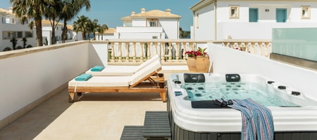 Bungalow Family Garden View with outdoor Whirlpool Spa (JAZZI)