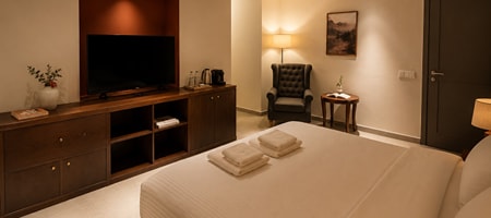 Semiground Standard Room