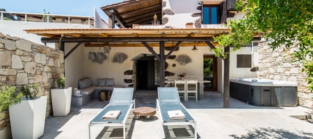 Deluxe Suite with Private Yard and Hot Tub