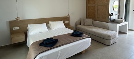 Suite with shared pool