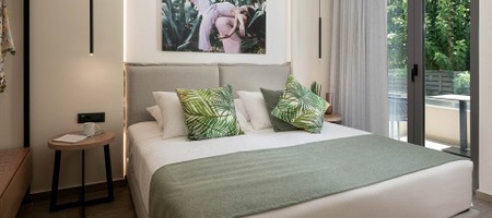 Junior Suite with Private Garden - pool view