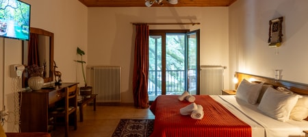 Superior Double or Twin Room with Forest View | Aroanides