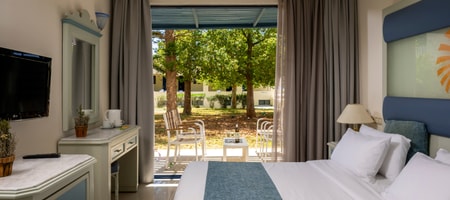 Family Room with Garden View