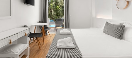 Junior Suite with Sharing Pool