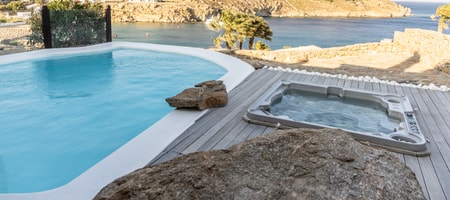 Three-Bedroom Villa with Sea View - Private Pool and Outdoor Hot Tub