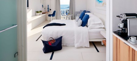 WHITE BLISS with Sea View