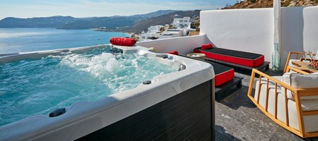 GRAND MYSTIQUE Suite with outdoor jacuzzi 