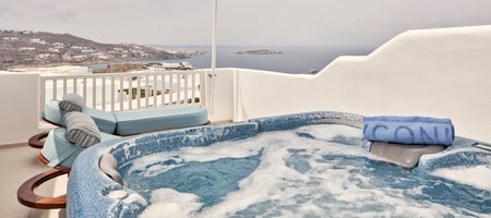 NAIA Suite with Sea View & Outdoor Jacuzzi
