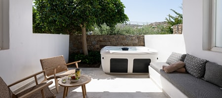 Honeymoon Suite with Outdoor Jacuzzi