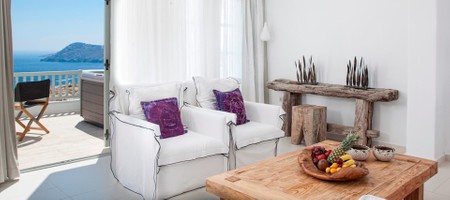 ELEGANT SUITE with Outdoor Jacuzzi Sea View