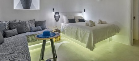 Cave Suite Outdoor Jetted Tub