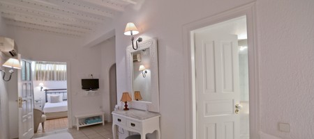 Traditional Family 2 Room Zeus