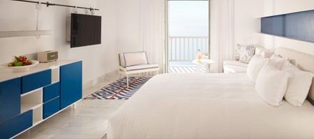Panoramic Retreat Room