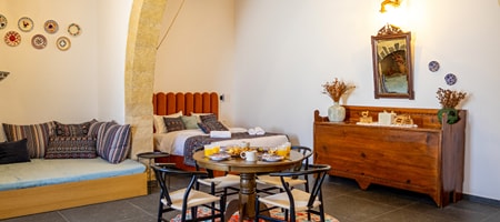 Camarada Boutique Traditional House