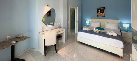 Junior Suite with half sea view
