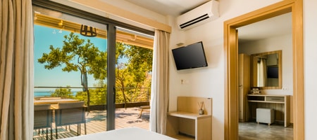 Executive Two-Bedroom Apartment with Sea View