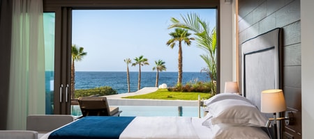 Aura Wellness Suite Sea View with Private pool indoor Steambath & outdoor Sauna