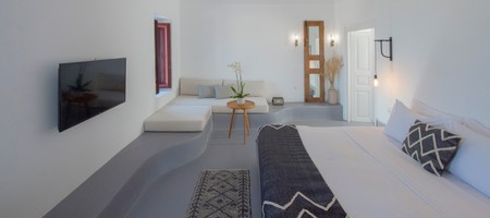 Signature Suite with Indoor Cave Plunge Pool