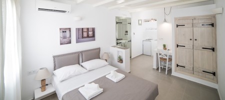 Elegant Studio (groundfloor)