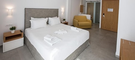 Classic Triple Room with Sea View